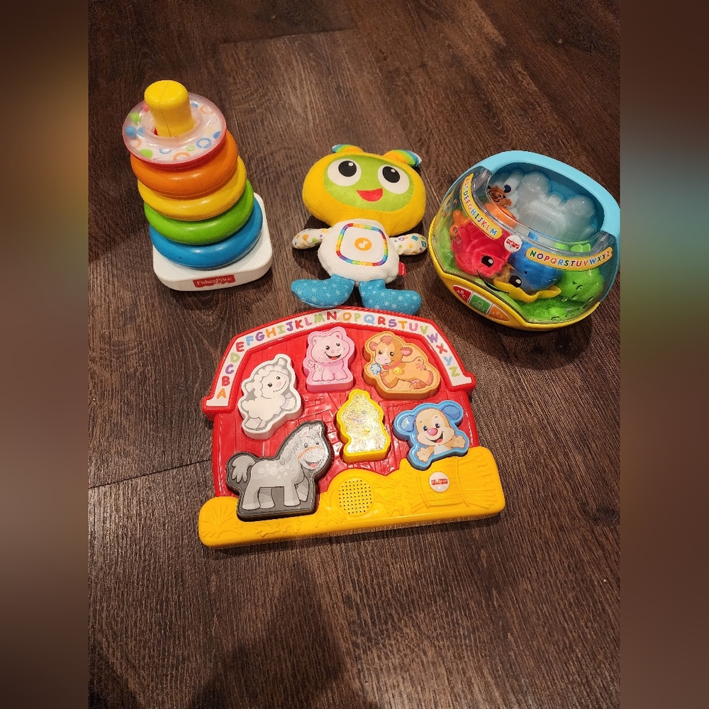 Fisher Price Infant Toy Bundle (4 Pieces)